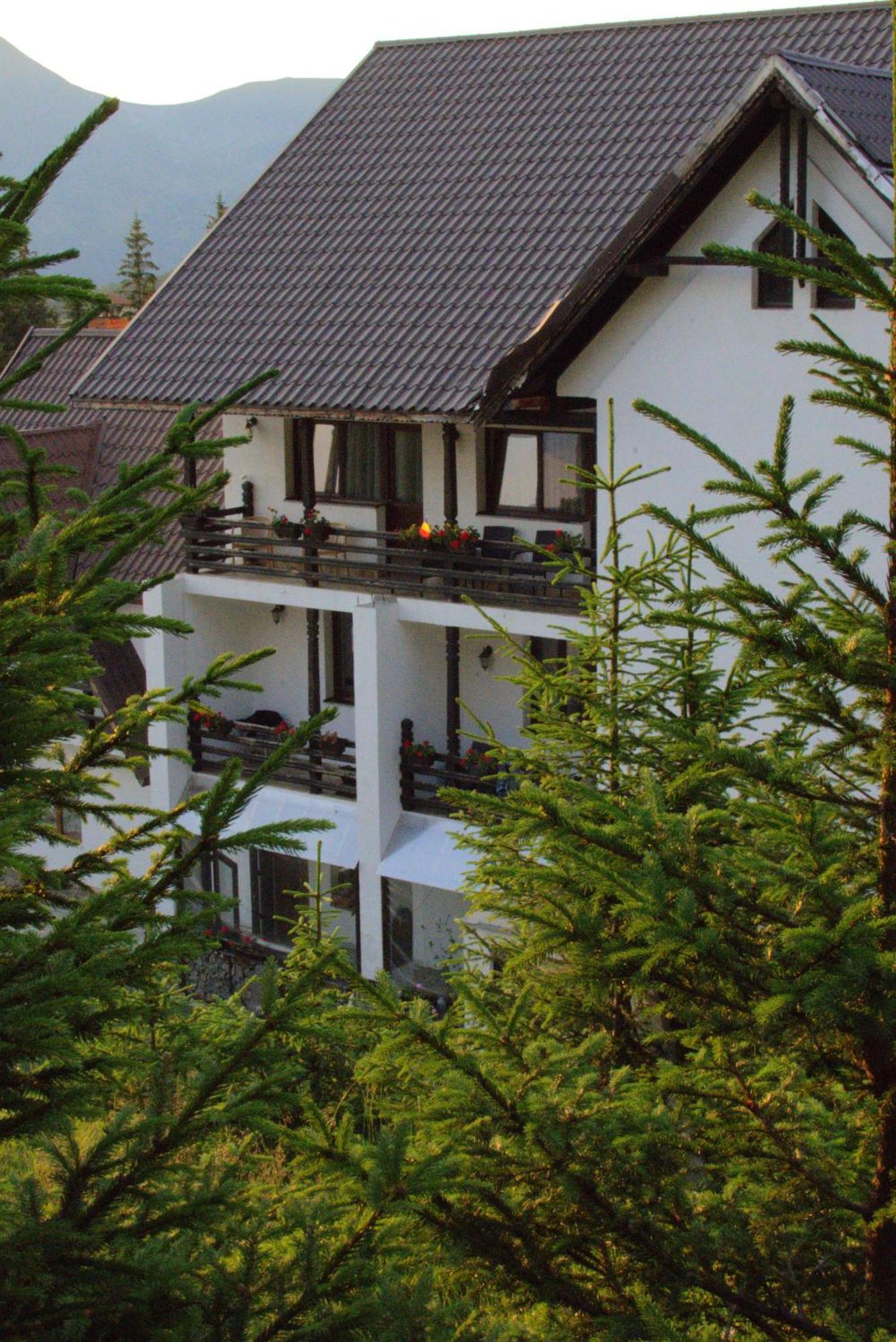 Cetina Hotel Ranca Bagian luar foto