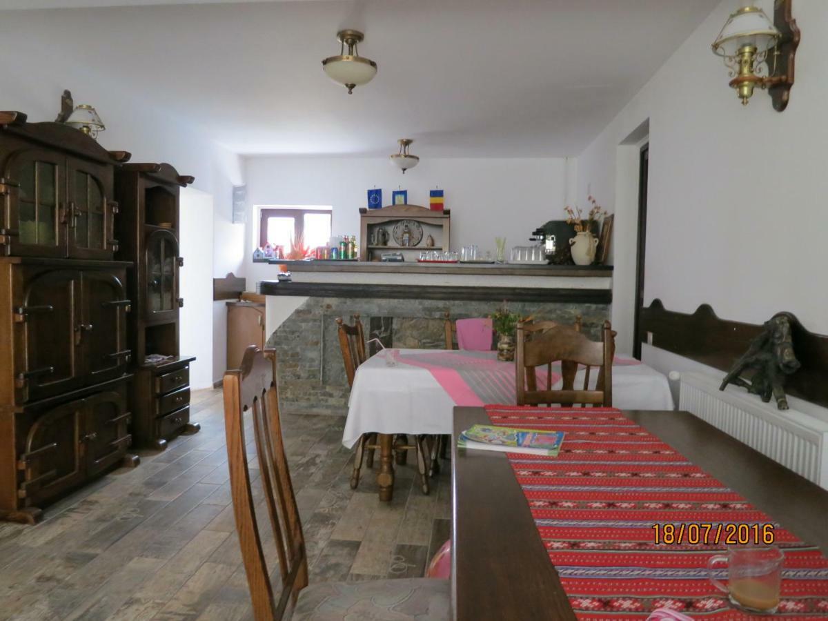 Cetina Hotel Ranca Bagian luar foto